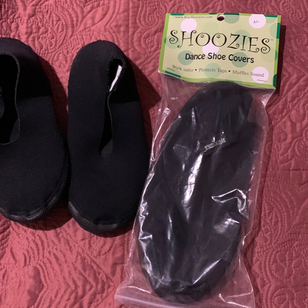 NWT Shoozies Dance Shoe Covers in Adult Large